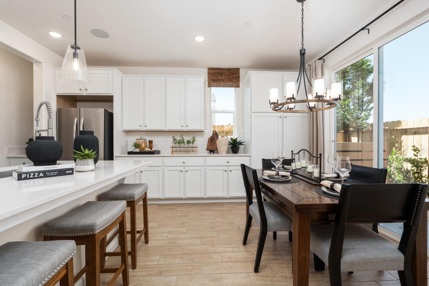 1543 Redbrick Ln, Clovis, CA 93619