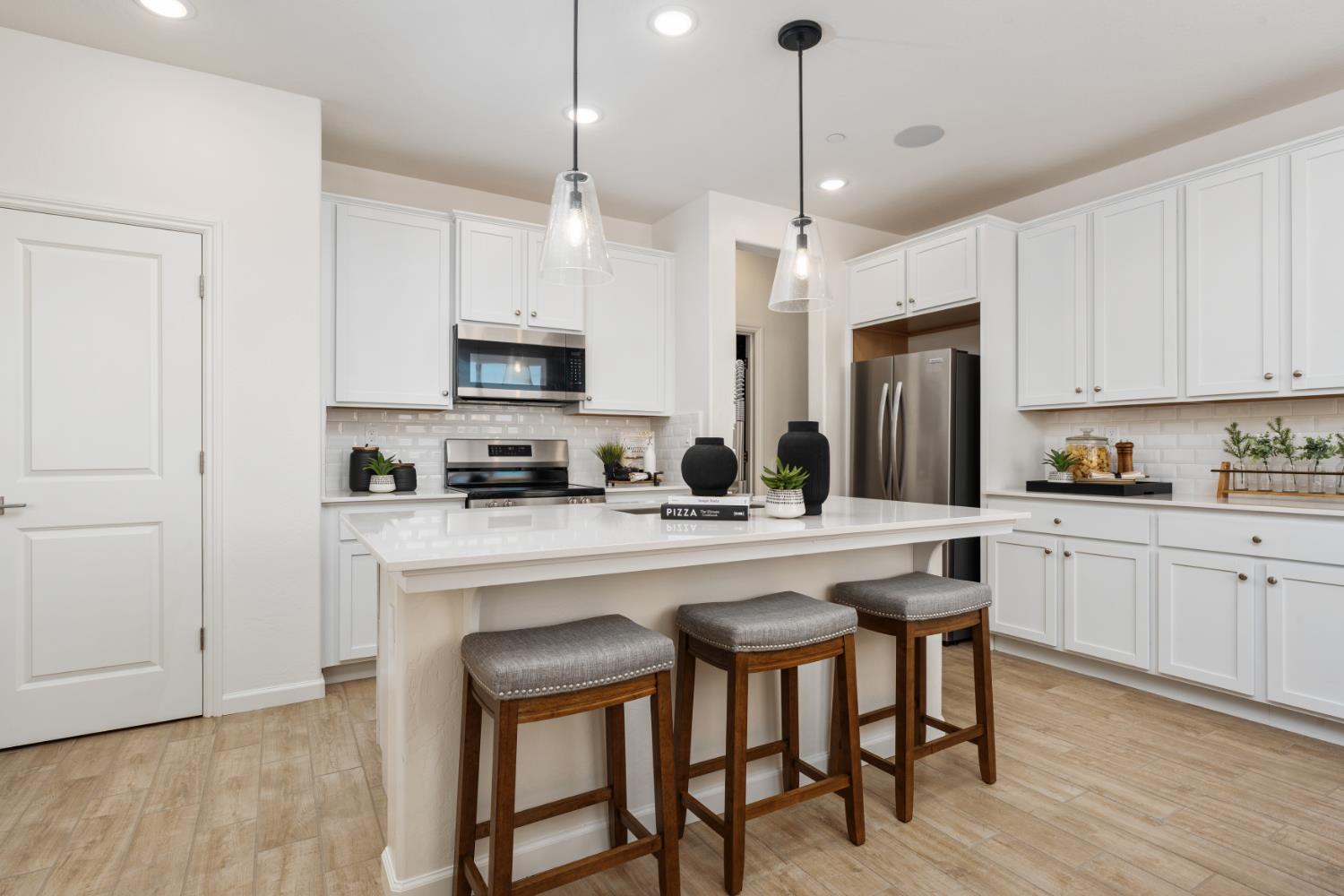 1543 Redbrick Ln, Clovis, CA 93619