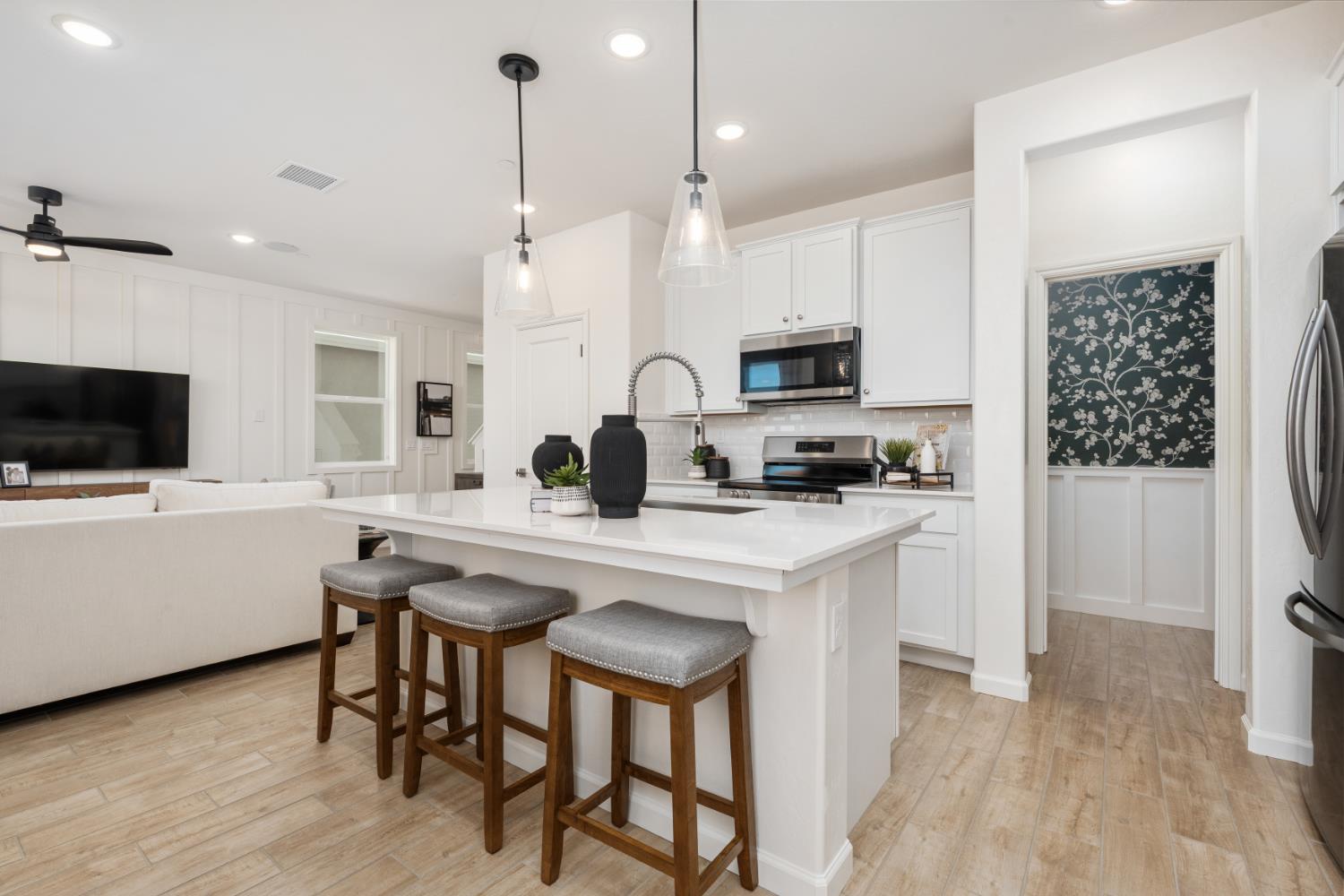 1543 Redbrick Ln, Clovis, CA 93619