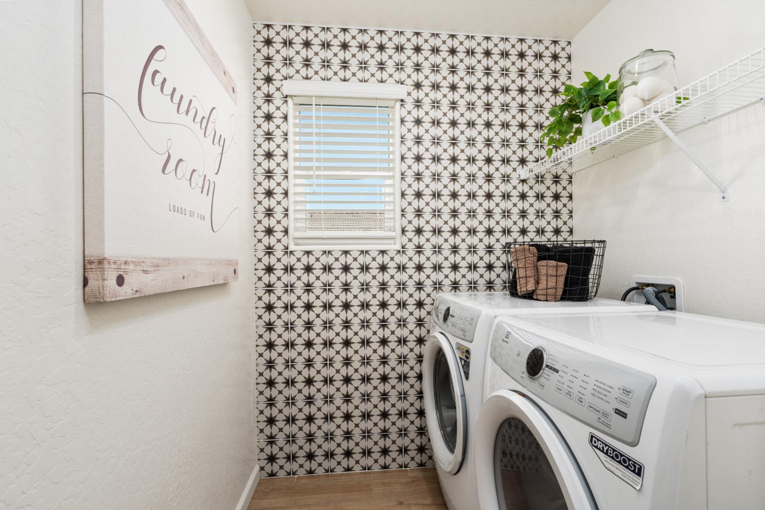 1543 Redbrick Ln, Clovis, CA 93619