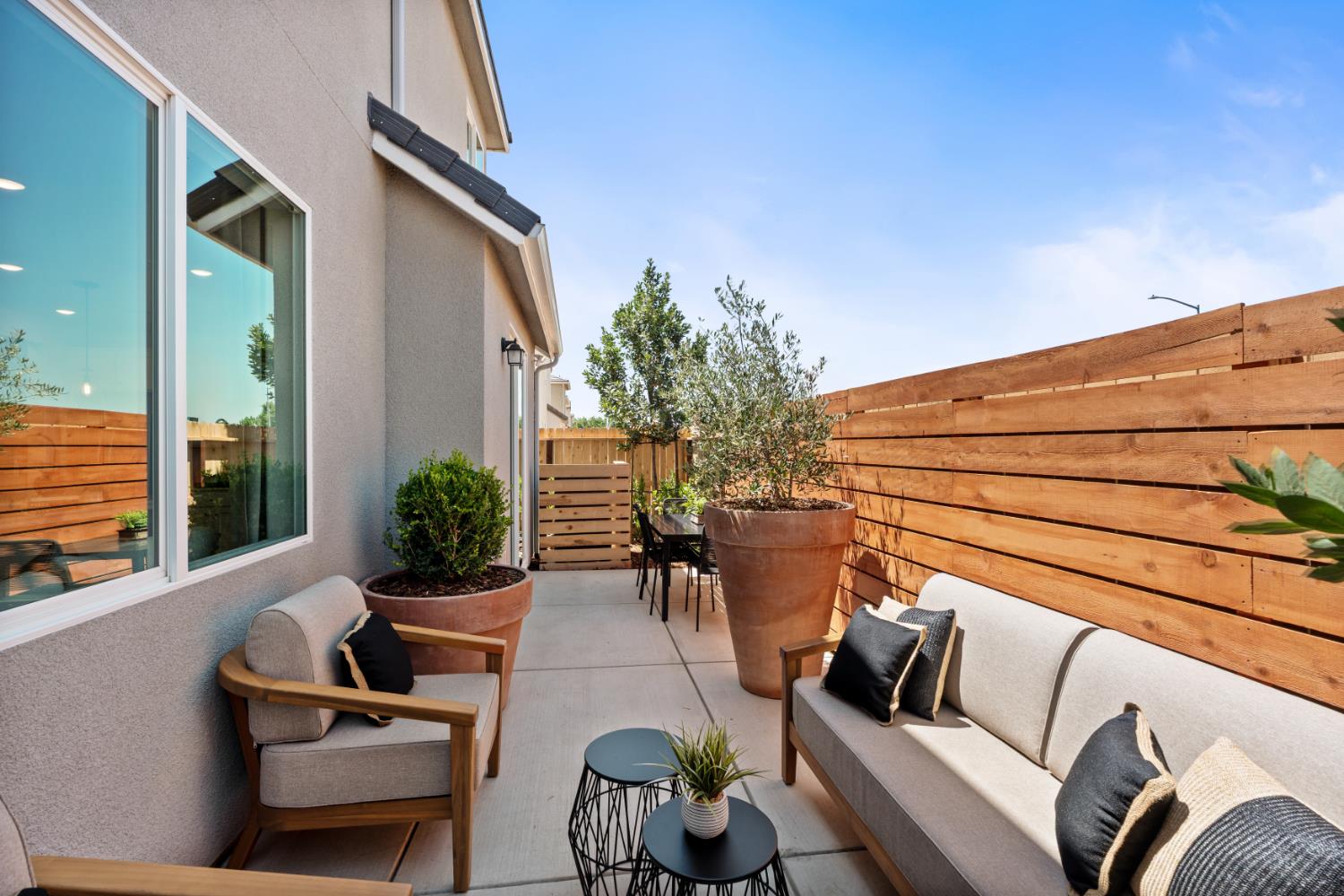 1543 Redbrick Ln, Clovis, CA 93619