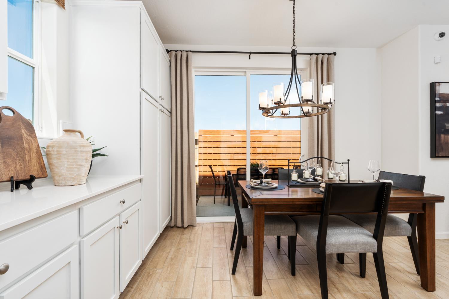 1501 Redbrick Ln, Clovis, CA 93619