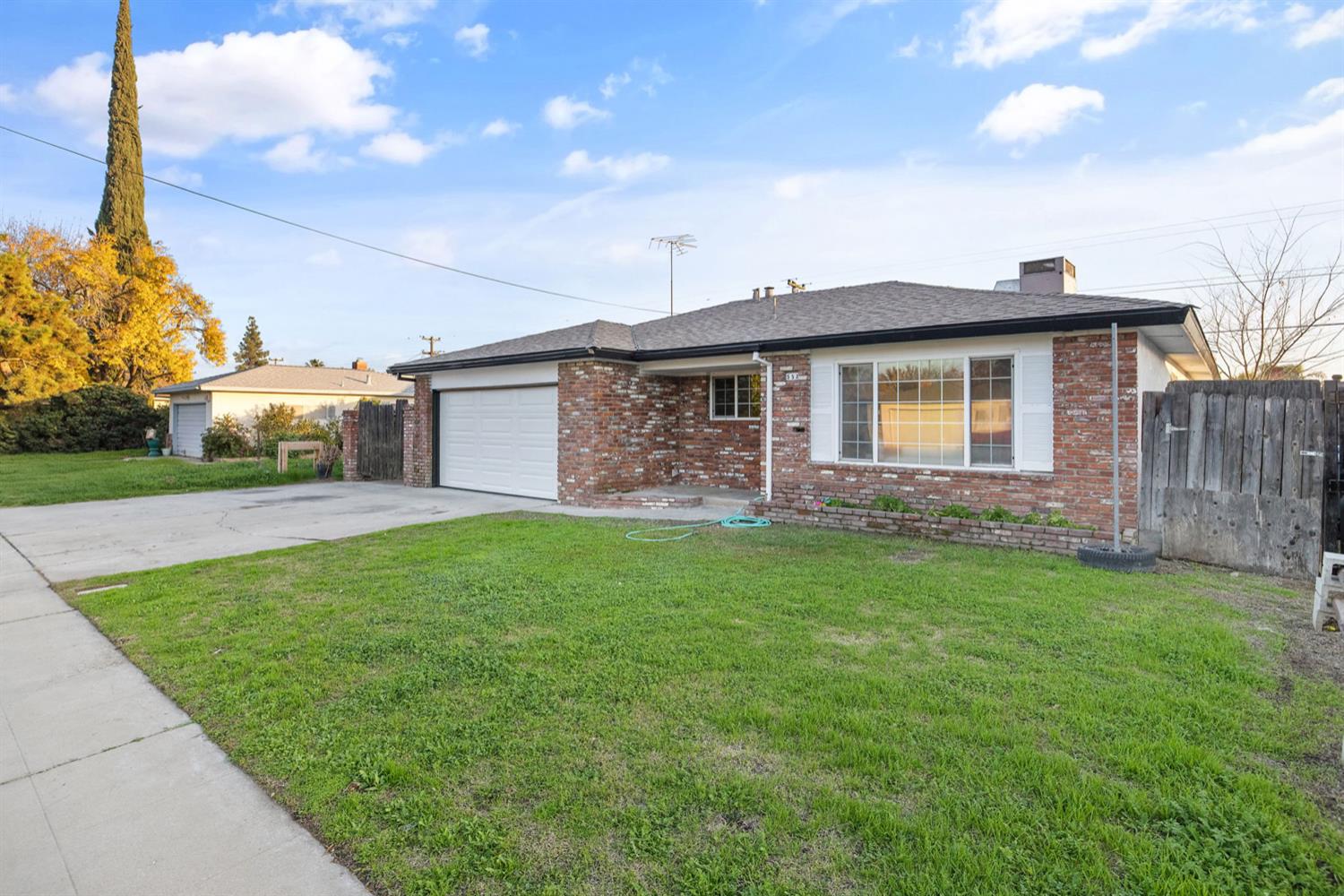 552 W Rialto Ave, Clovis, CA 93612