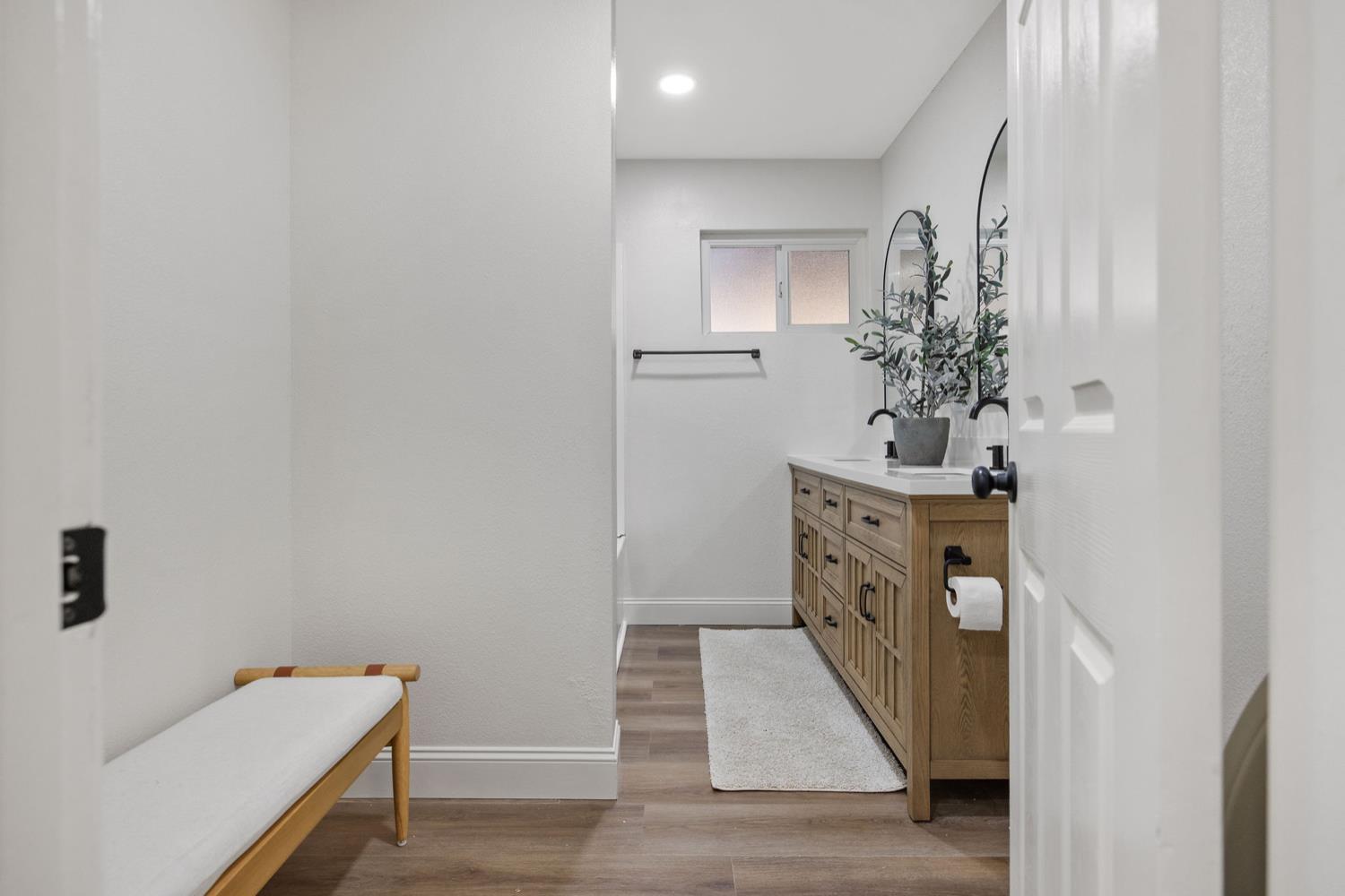 552 W Rialto Ave, Clovis, CA 93612