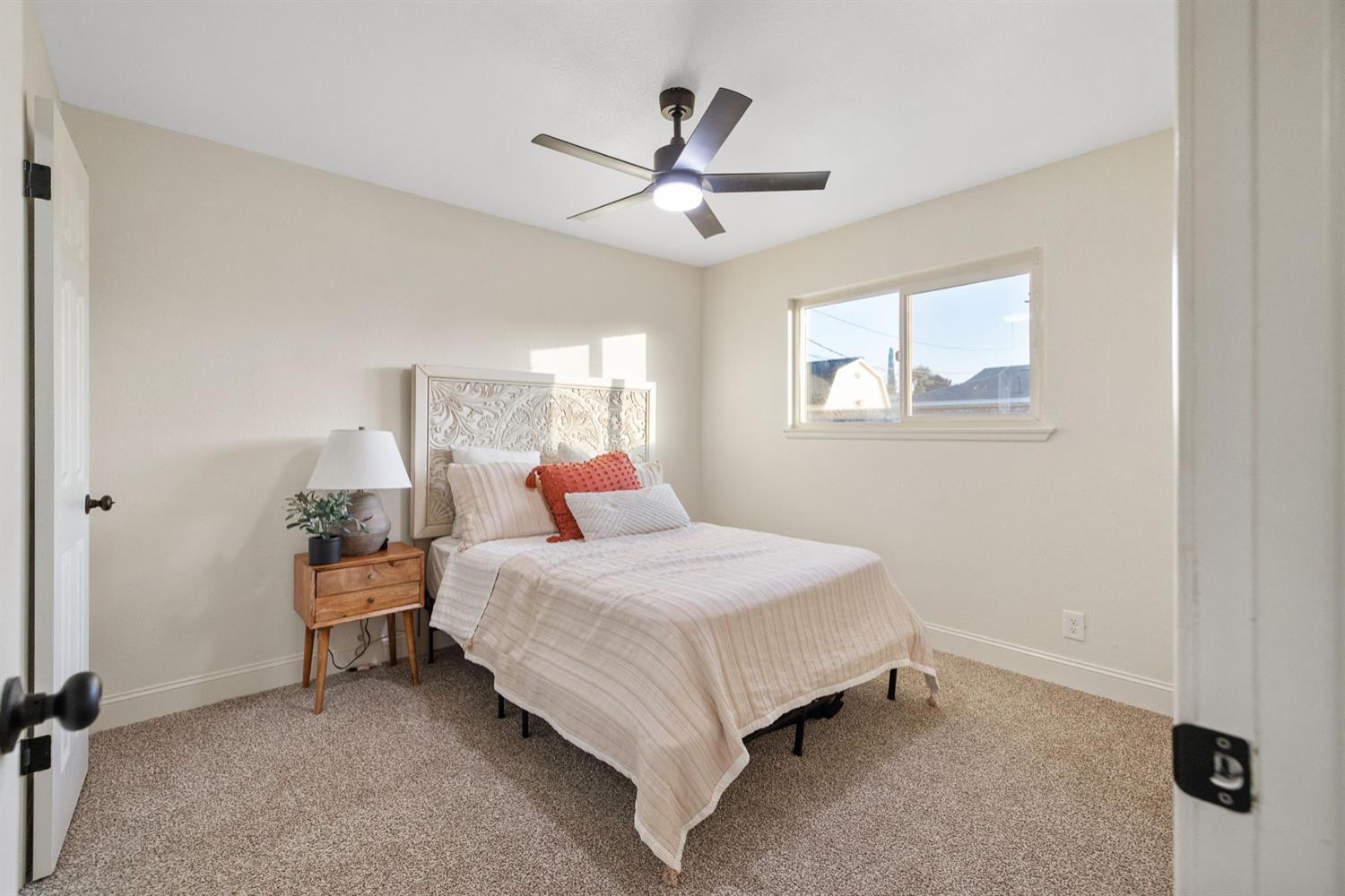 552 W Rialto Ave, Clovis, CA 93612