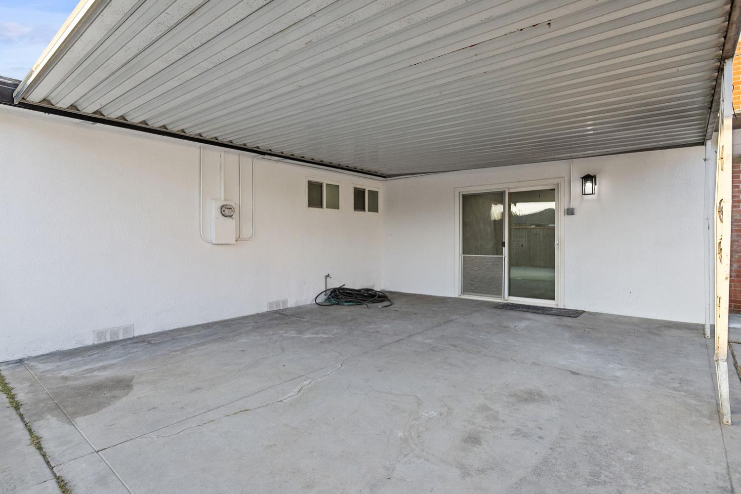 552 W Rialto Ave, Clovis, CA 93612