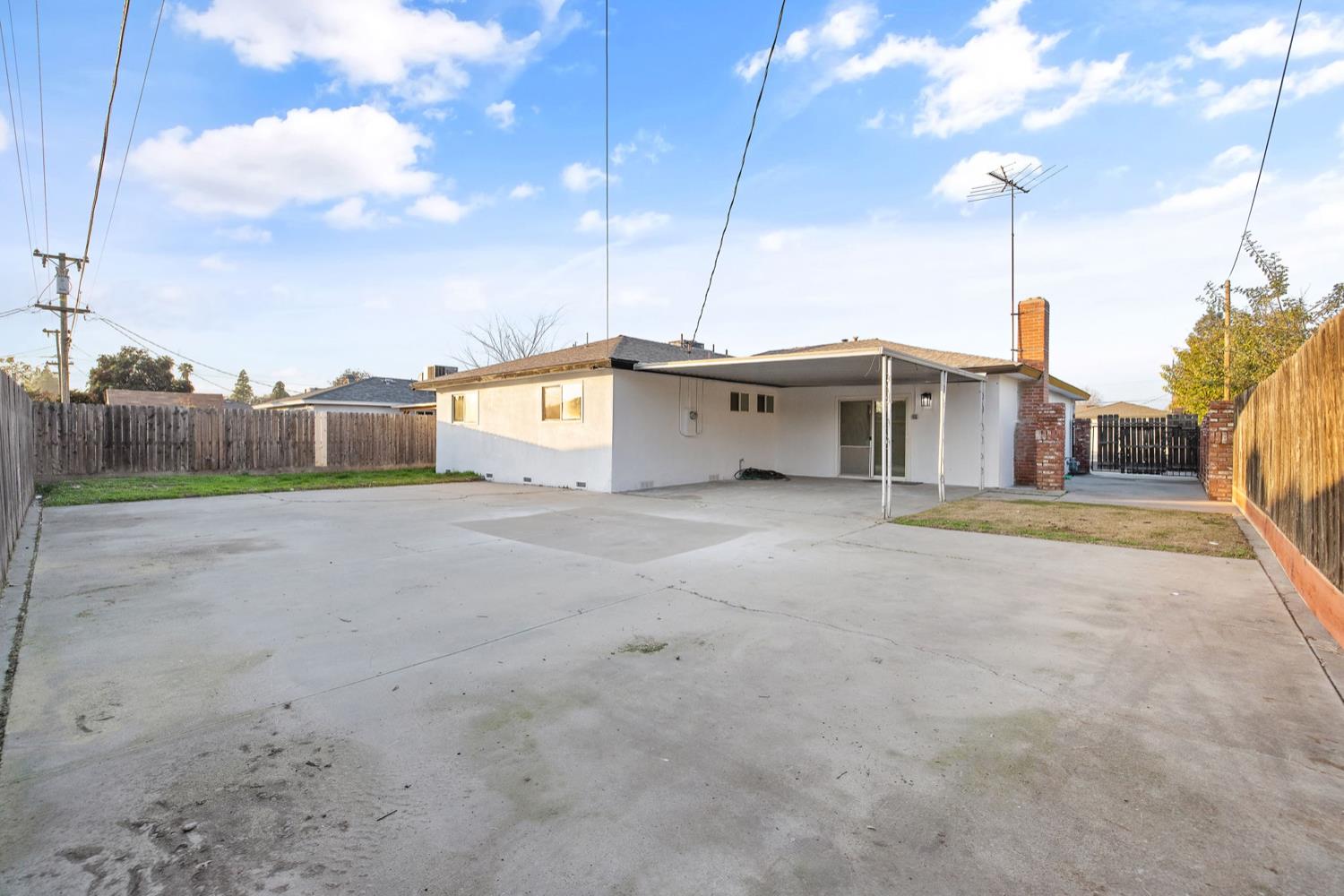 552 W Rialto Ave, Clovis, CA 93612