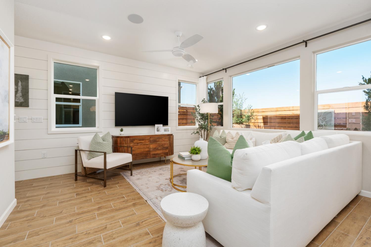 1519 Redbrick Ln, Clovis, CA 93619