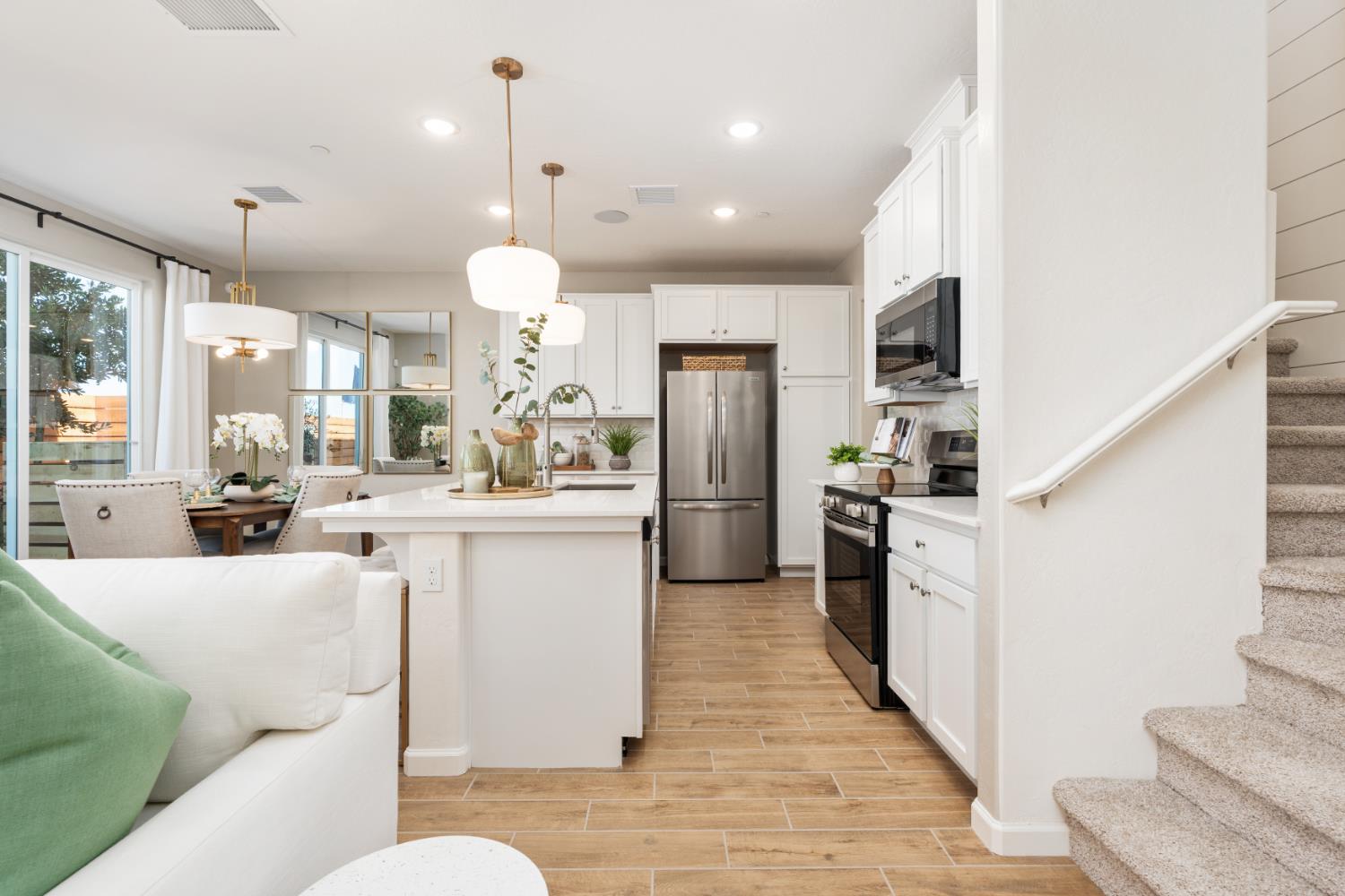 1519 Redbrick Ln, Clovis, CA 93619