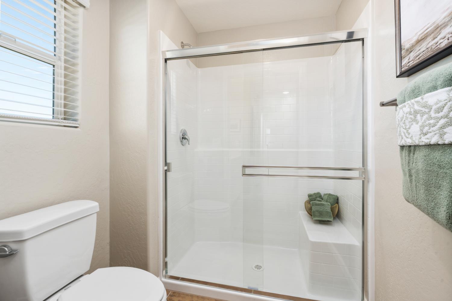 1519 Redbrick Ln, Clovis, CA 93619