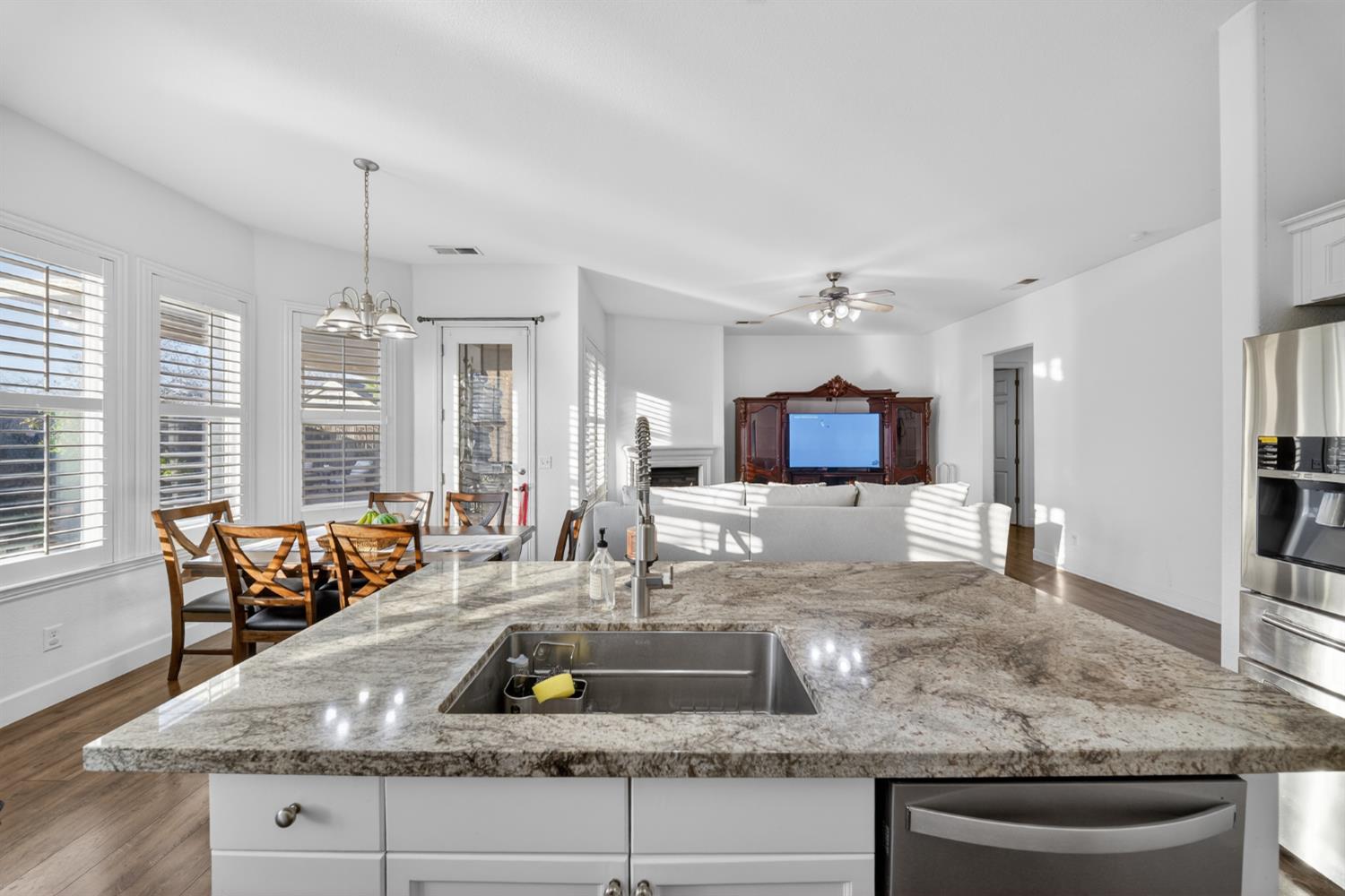 2662 Whitmore Ave, Clovis, CA 93619