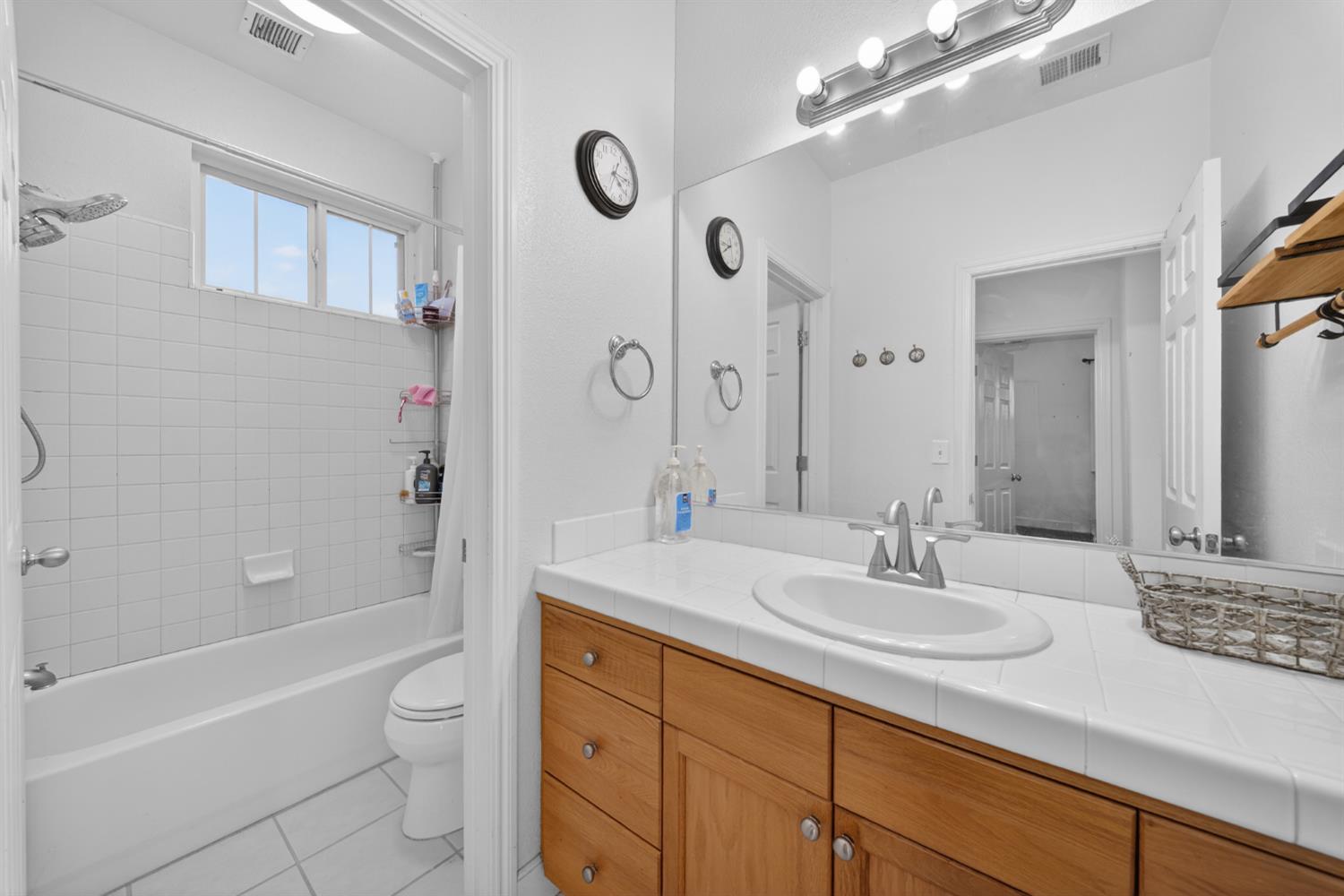 2662 Whitmore Ave, Clovis, CA 93619