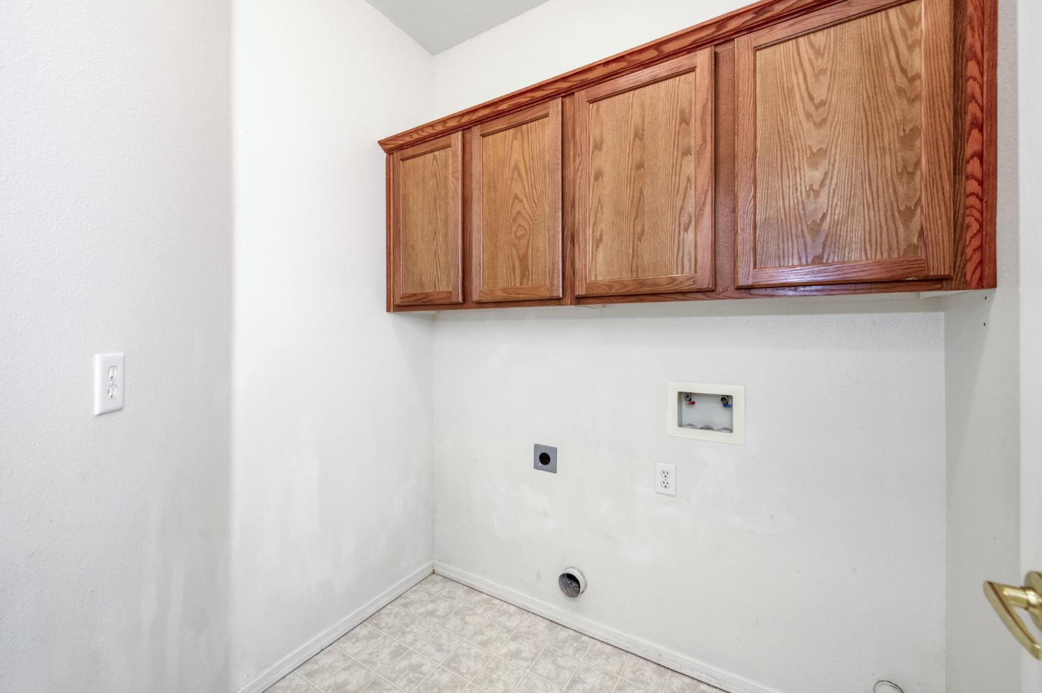 673 W Fontaine Ln, Clovis, CA 93619