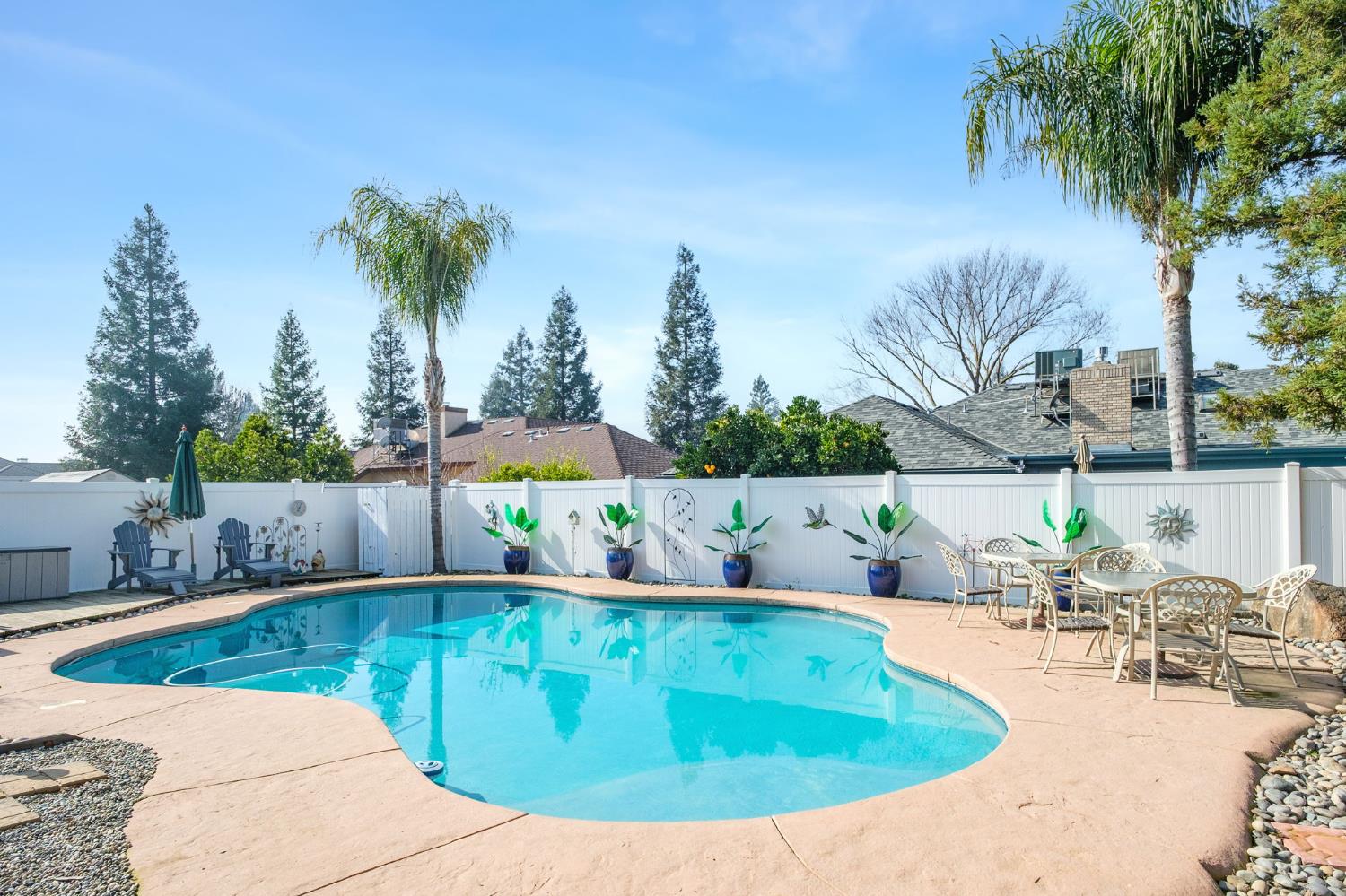 3060 Evergreen Ave, Clovis, CA 93611