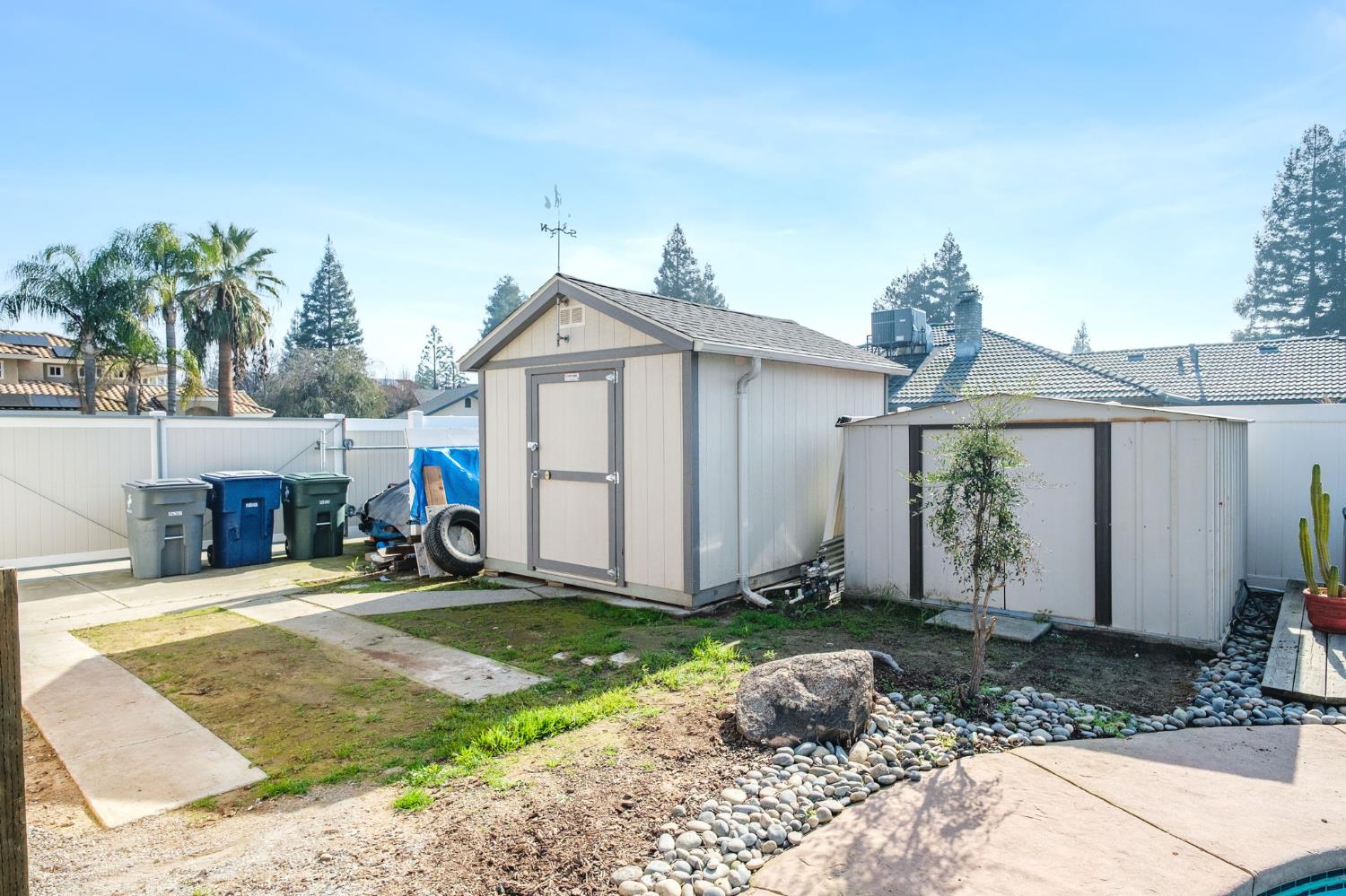 3060 Evergreen Ave, Clovis, CA 93611