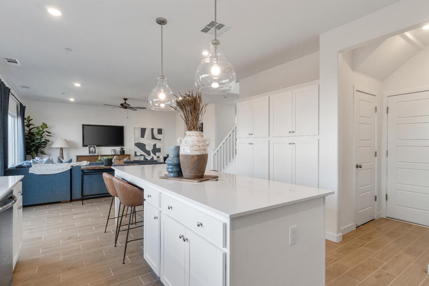 1059 Springtime Ave, Clovis, CA 93619