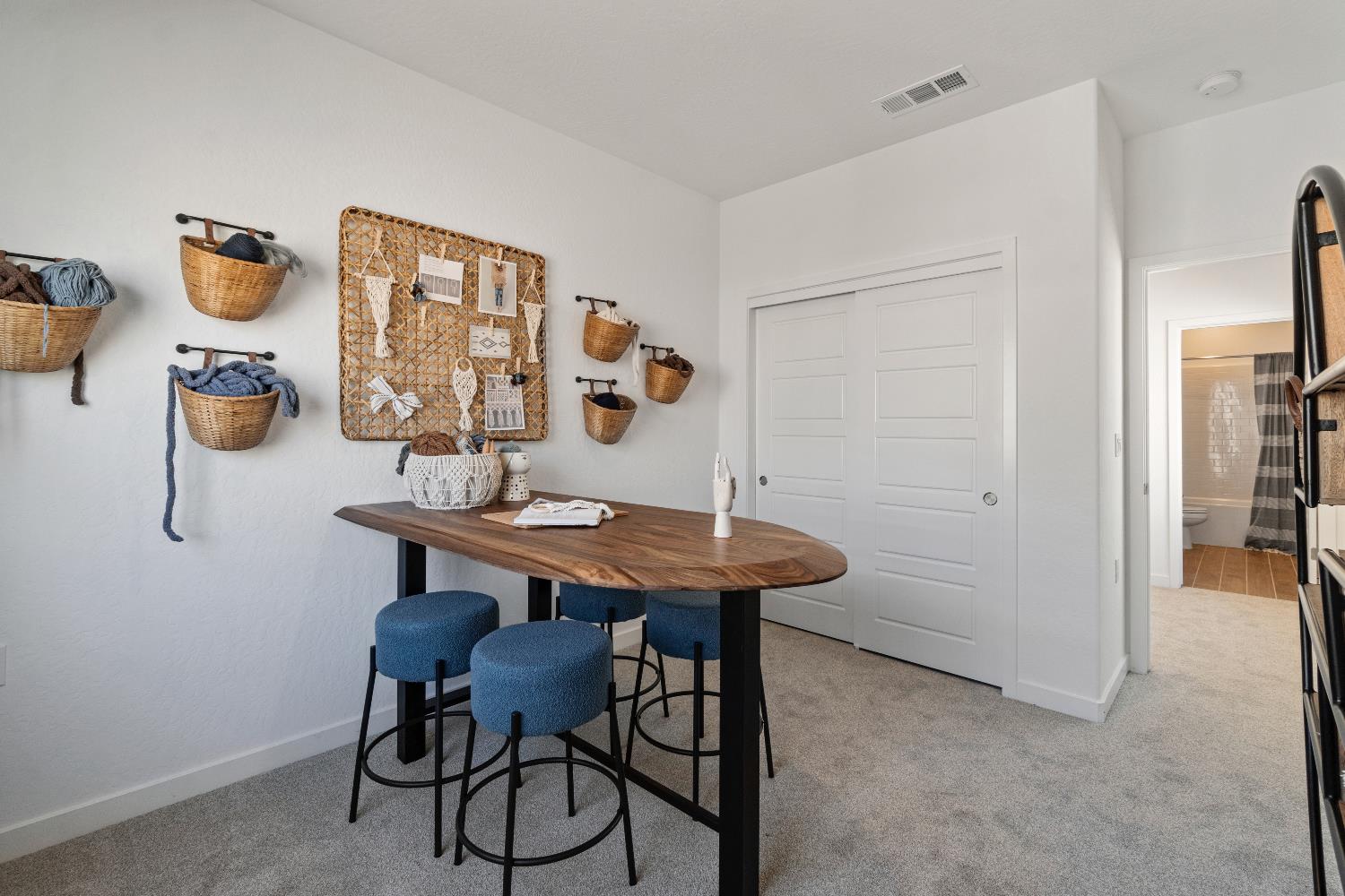 1059 Springtime Ave, Clovis, CA 93619