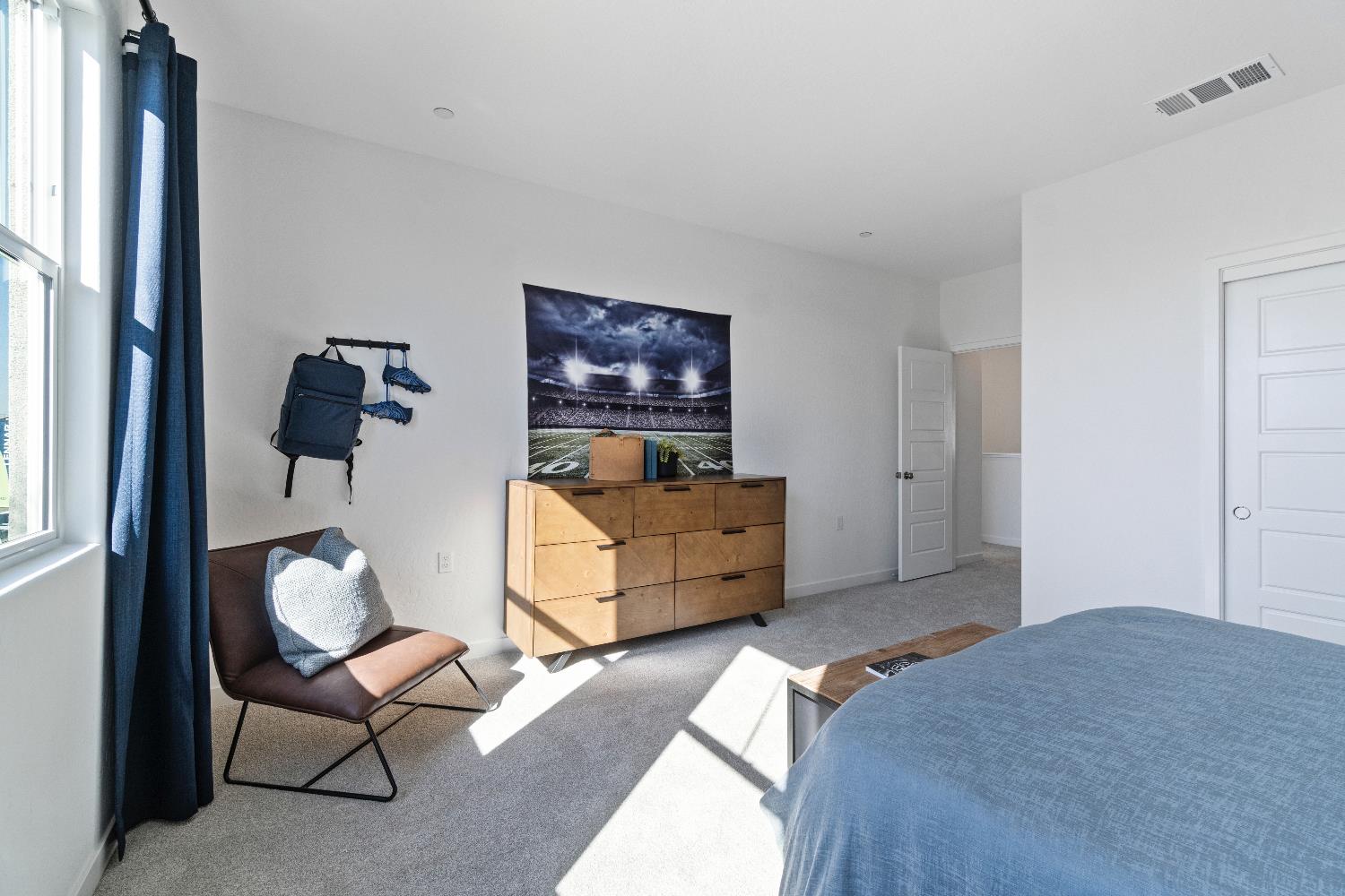 1059 Springtime Ave, Clovis, CA 93619