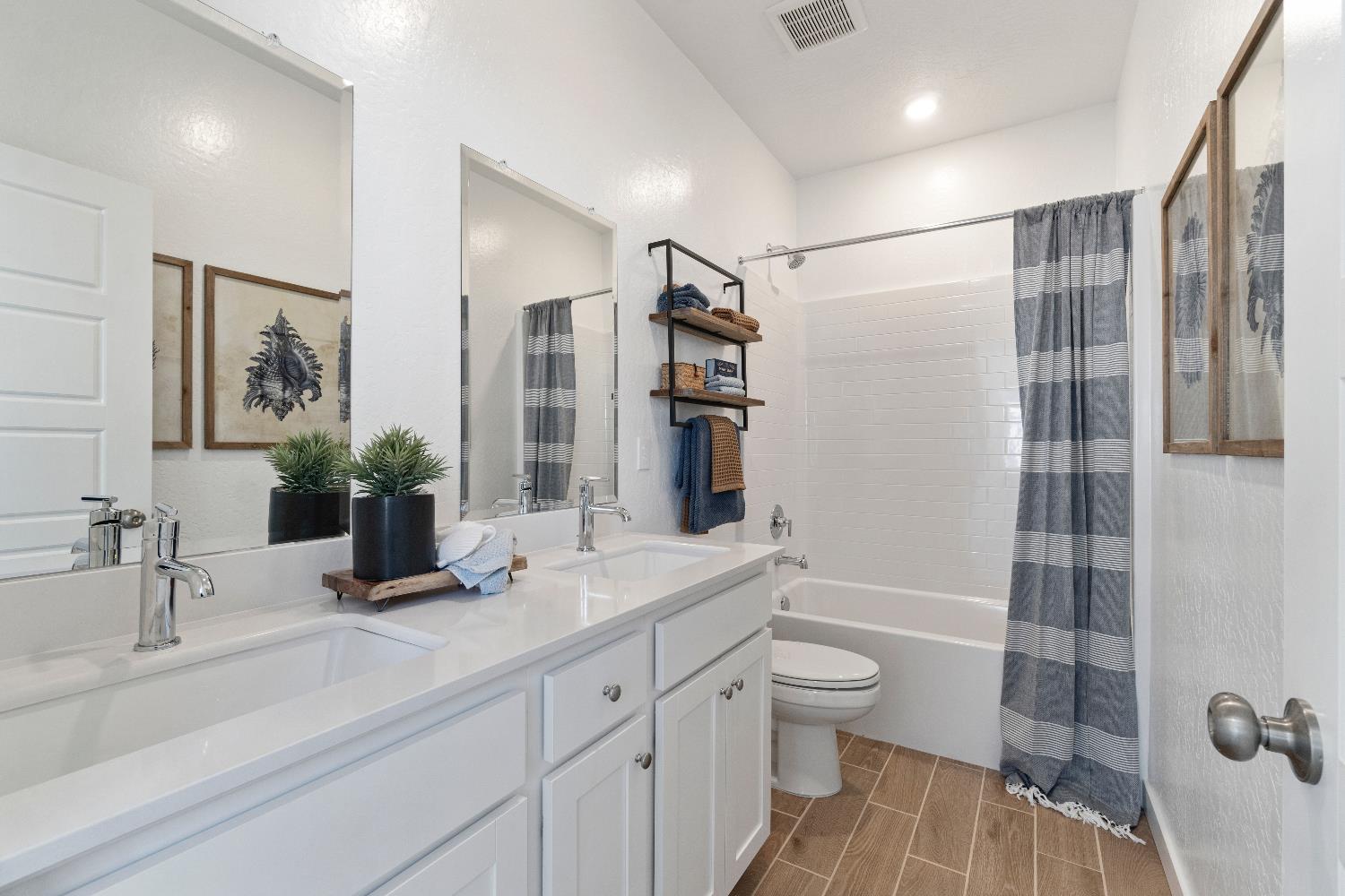 1059 Springtime Ave, Clovis, CA 93619