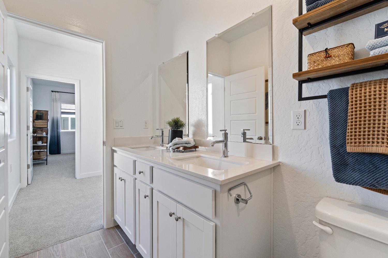 1059 Springtime Ave, Clovis, CA 93619