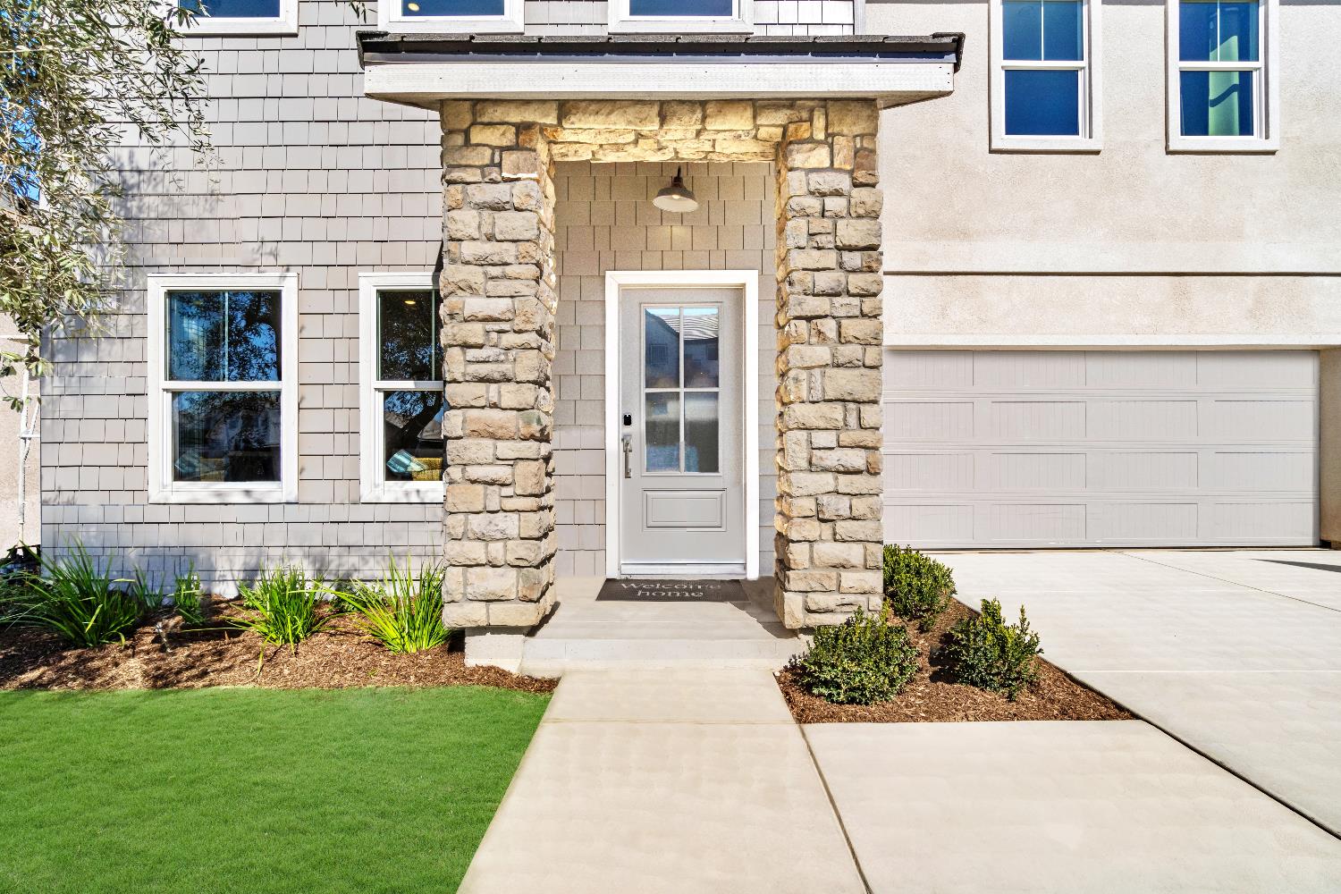 1053 Springtime Ave, Clovis, CA 93619