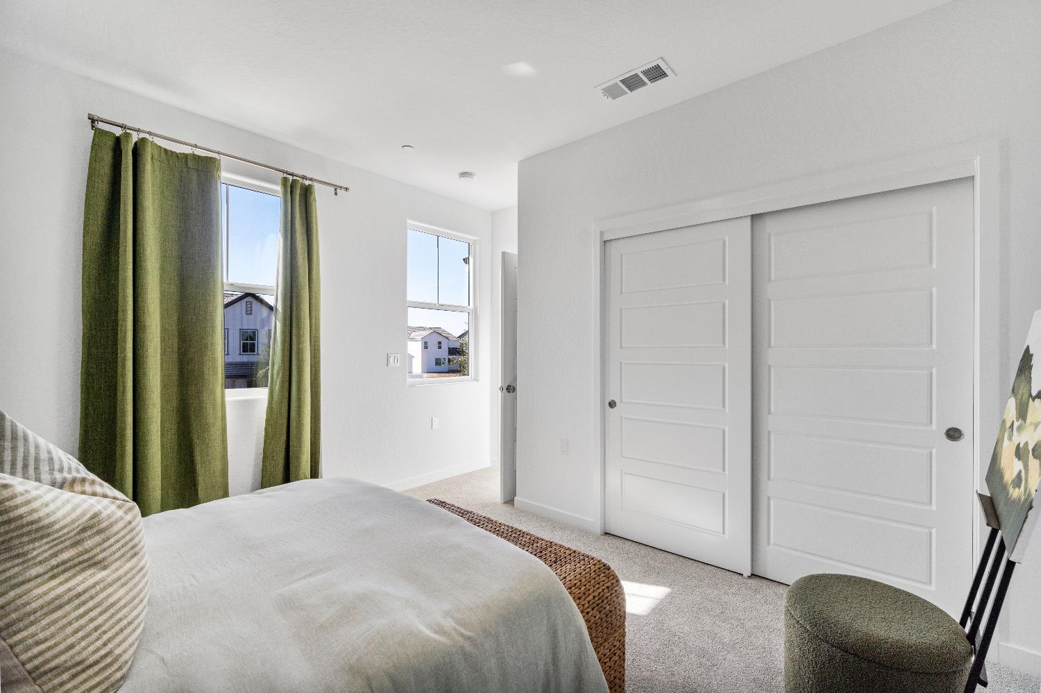 1053 Springtime Ave, Clovis, CA 93619