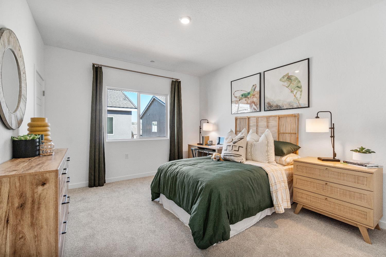 1053 Springtime Ave, Clovis, CA 93619