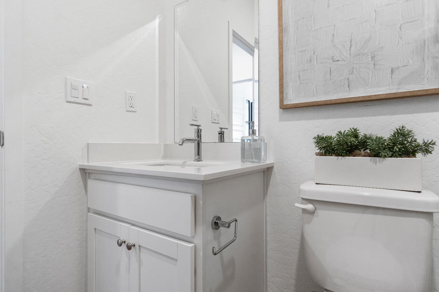 1046 Springtime Ave, Clovis, CA 93619