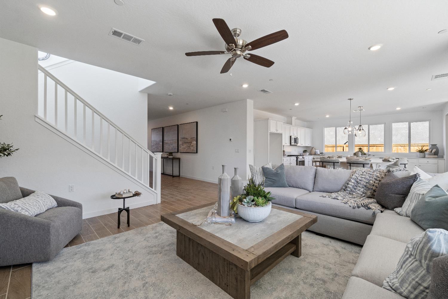 1046 Springtime Ave, Clovis, CA 93619