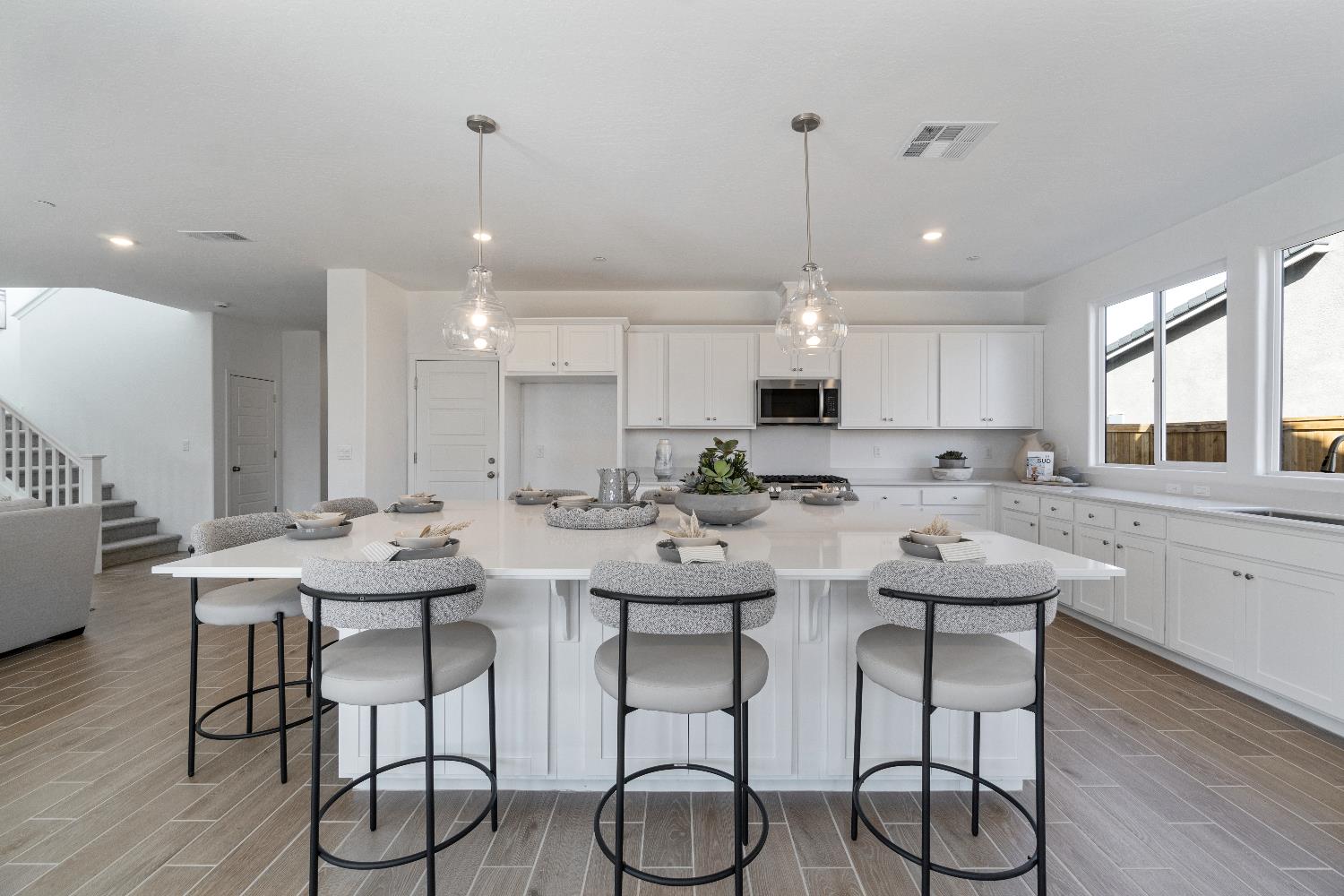 1046 Springtime Ave, Clovis, CA 93619