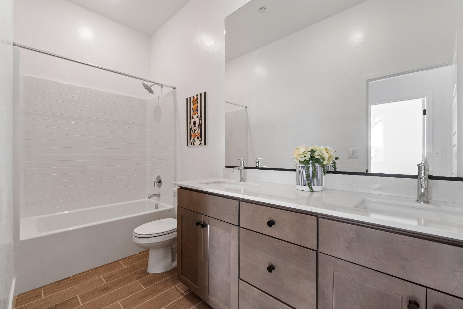 2291 N Argyle Ave, Clovis, CA 93619