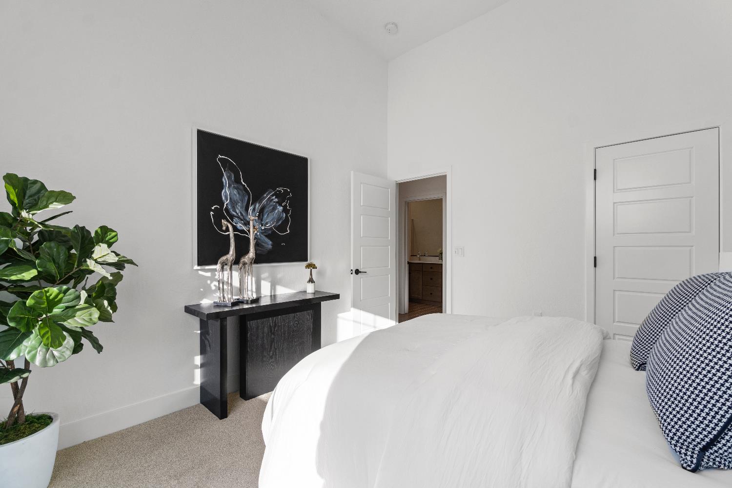 2291 N Argyle Ave, Clovis, CA 93619