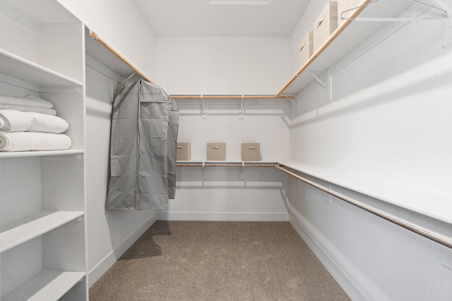 2291 N Argyle Ave, Clovis, CA 93619