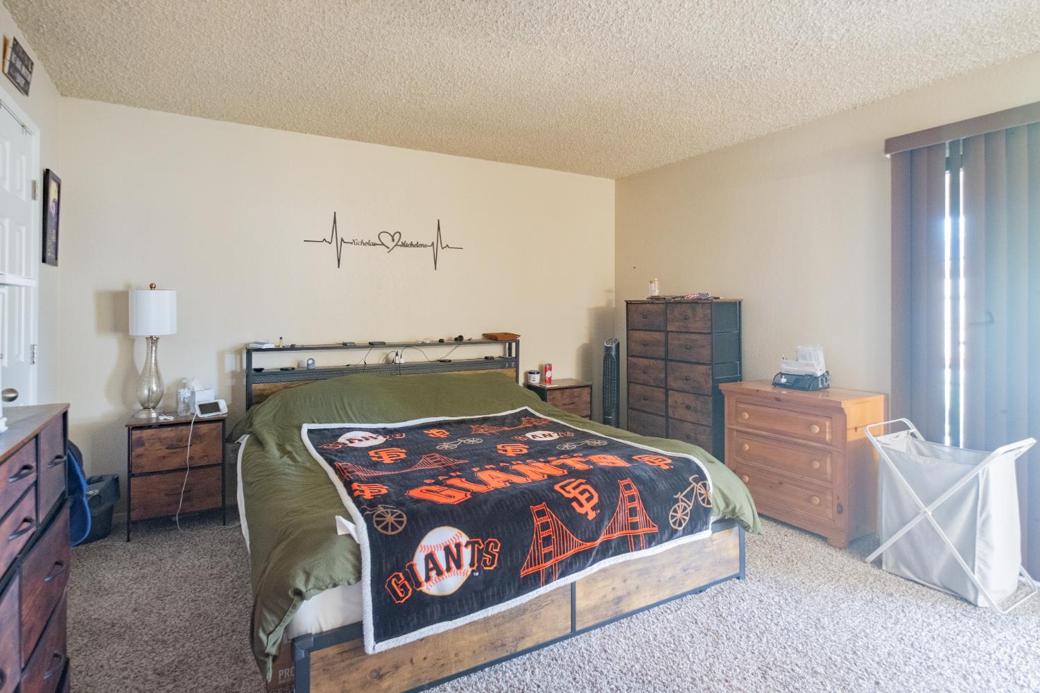 1855 Vartikian Ave, Clovis, CA 93611