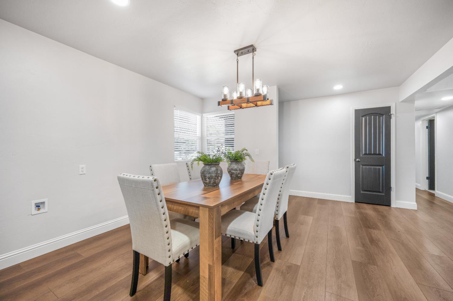 1521 Stanford Ave, Clovis, CA 93611