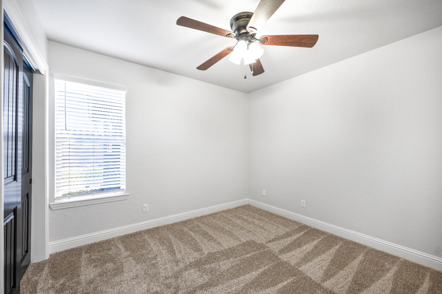 1521 Stanford Ave, Clovis, CA 93611