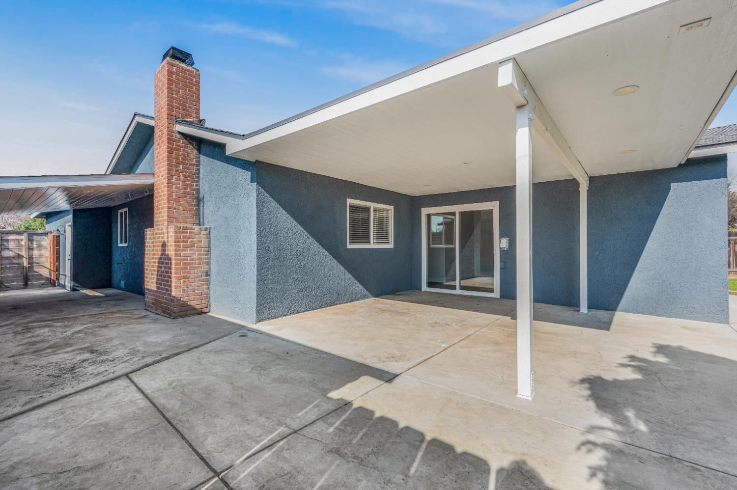 1521 Stanford Ave, Clovis, CA 93611