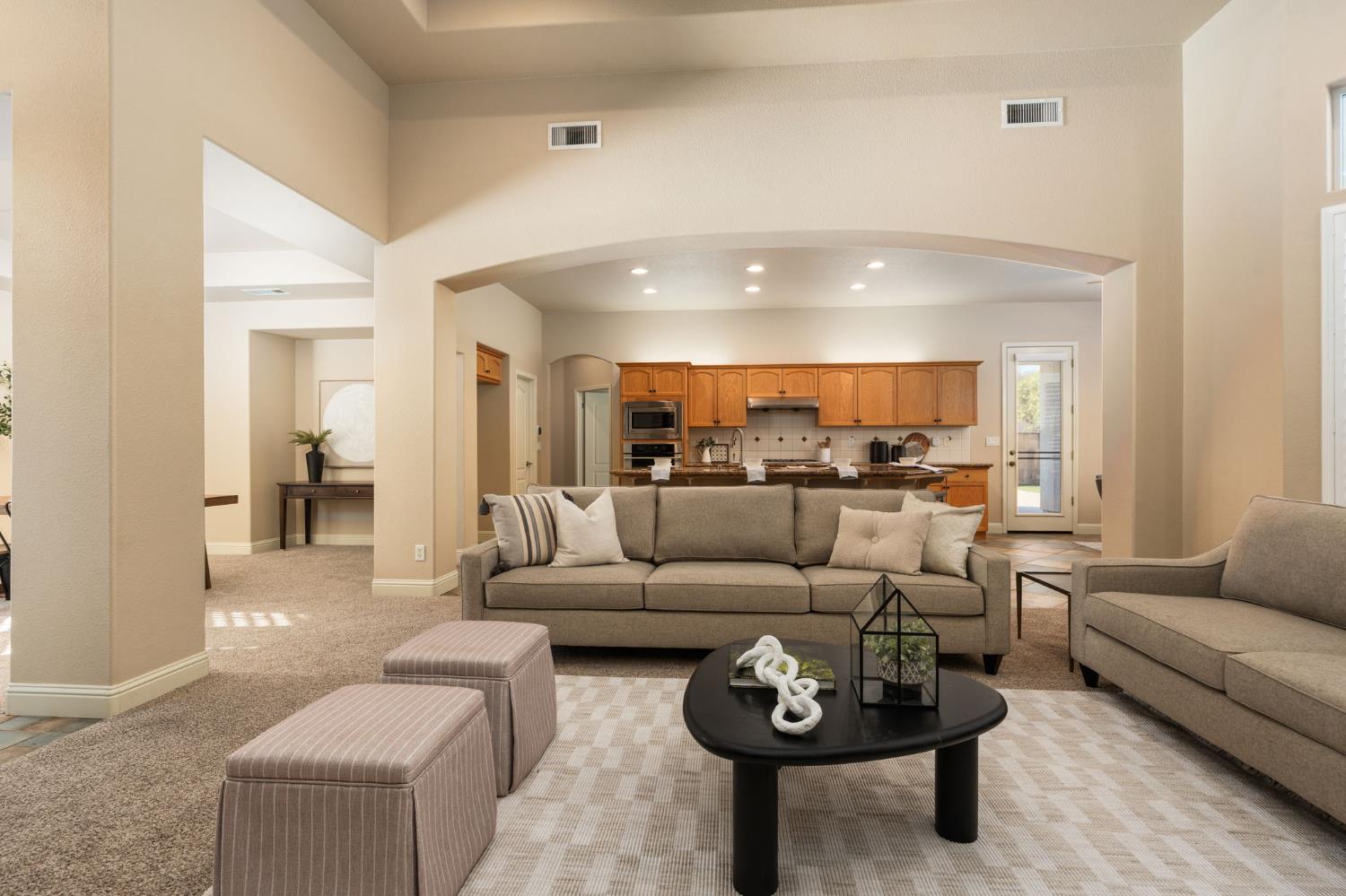 2735 Prescott Ave, Clovis, CA 93619