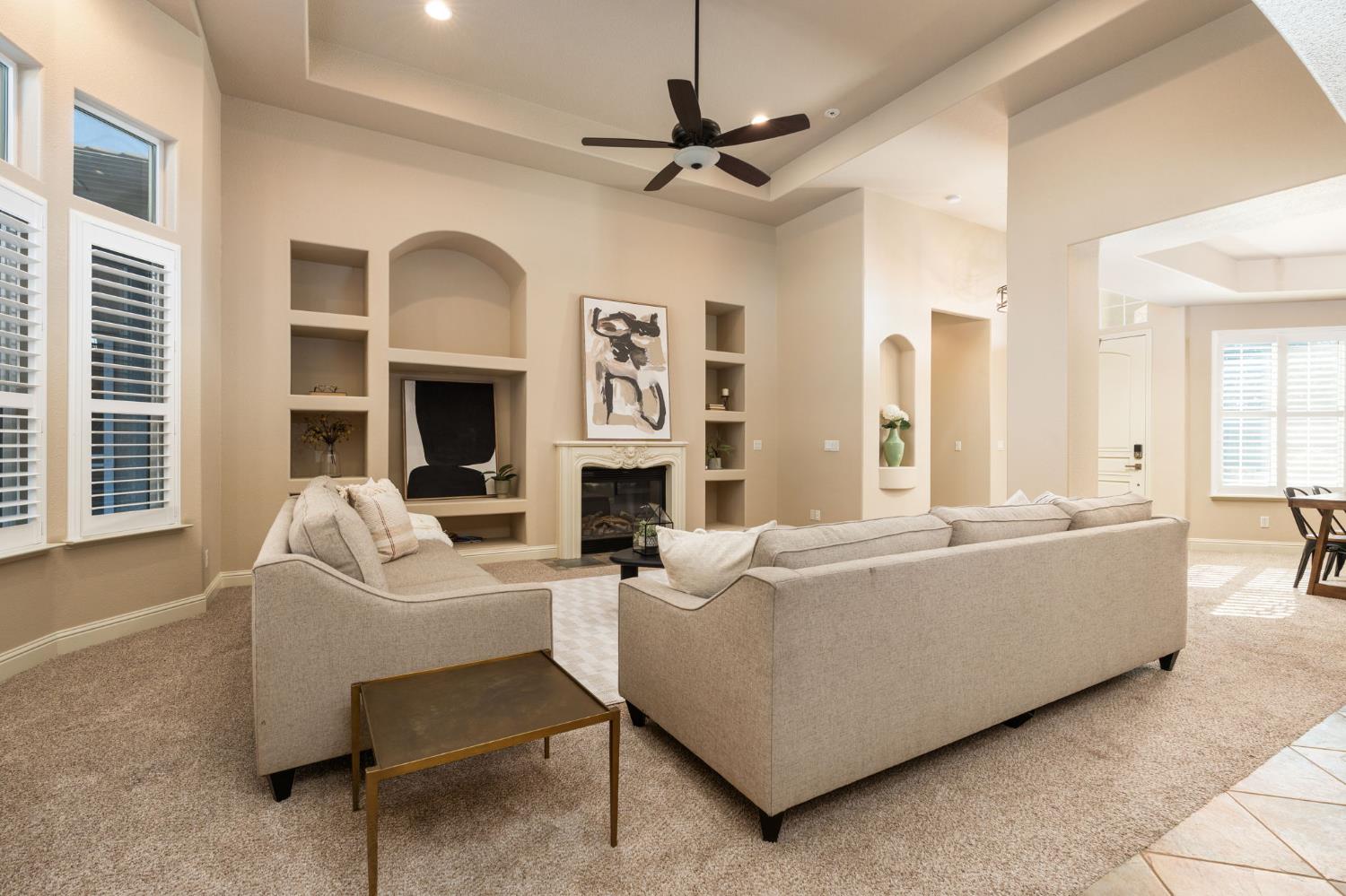 2735 Prescott Ave, Clovis, CA 93619