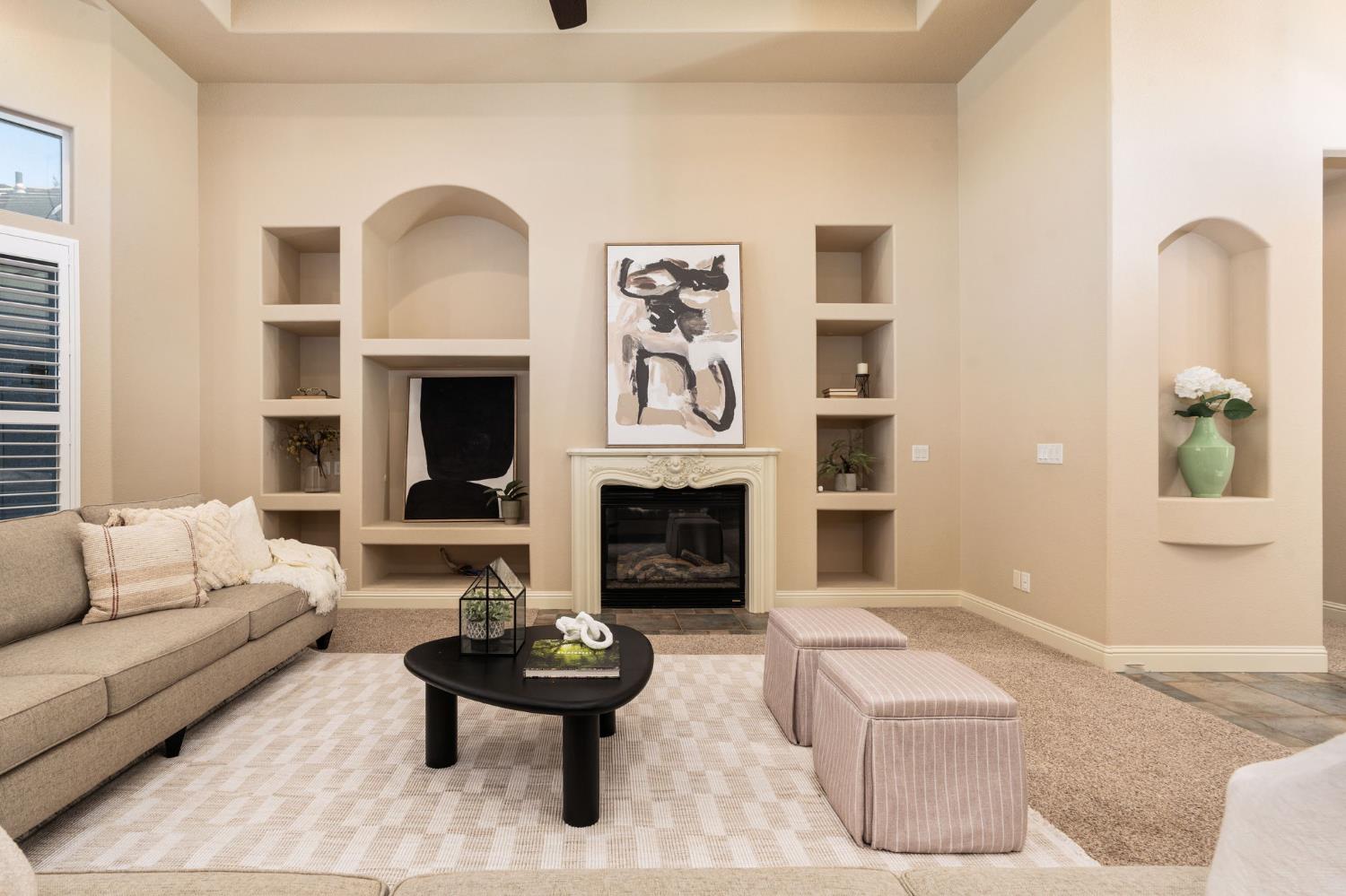 2735 Prescott Ave, Clovis, CA 93619