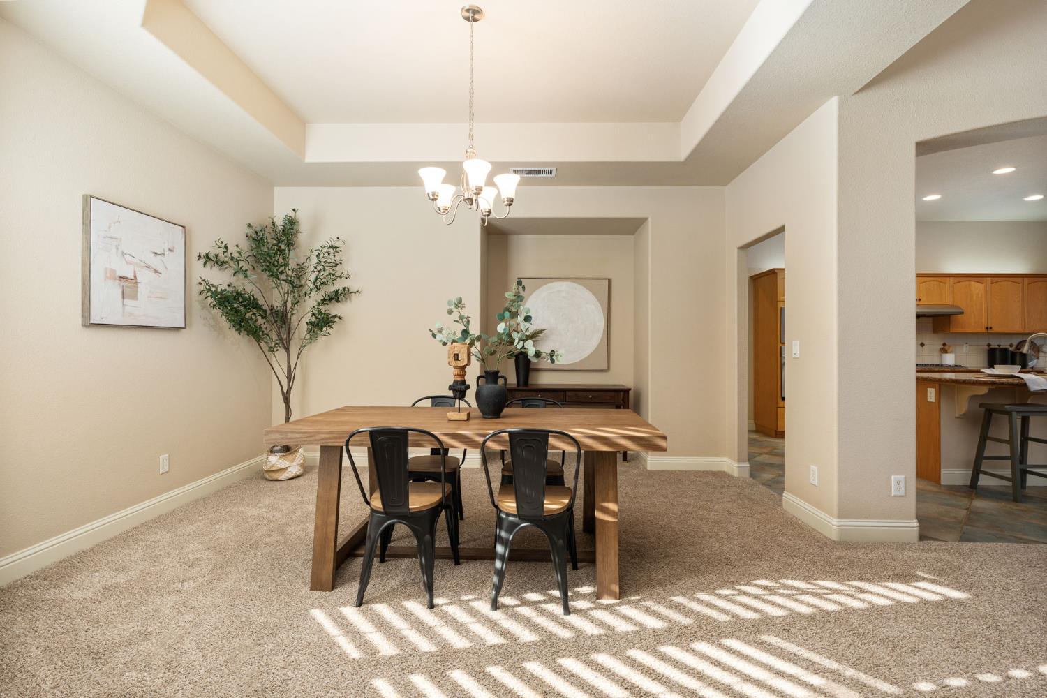 2735 Prescott Ave, Clovis, CA 93619