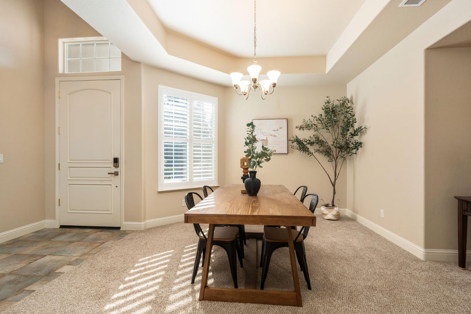 2735 Prescott Ave, Clovis, CA 93619