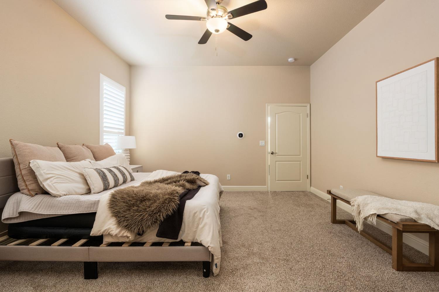 2735 Prescott Ave, Clovis, CA 93619