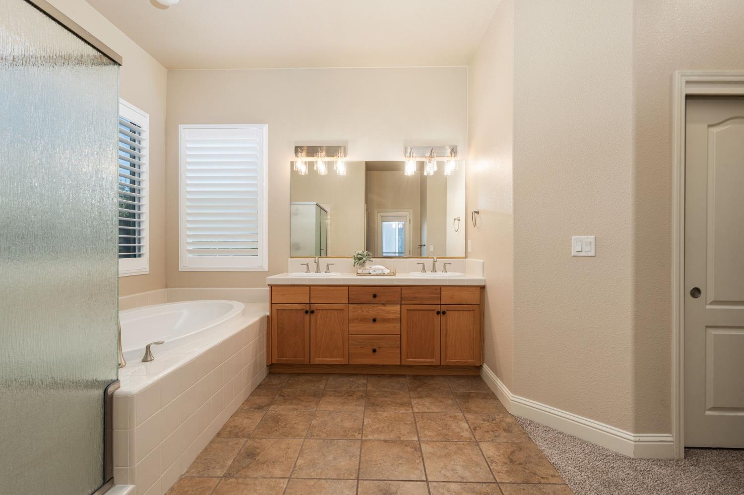 2735 Prescott Ave, Clovis, CA 93619