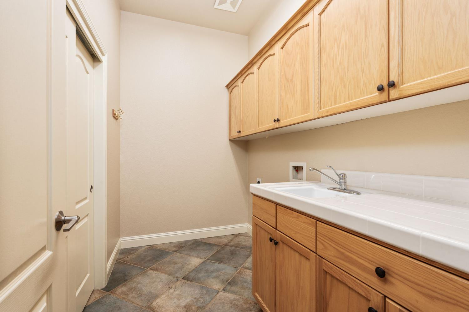 2735 Prescott Ave, Clovis, CA 93619