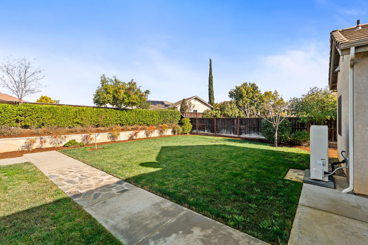 2735 Prescott Ave, Clovis, CA 93619