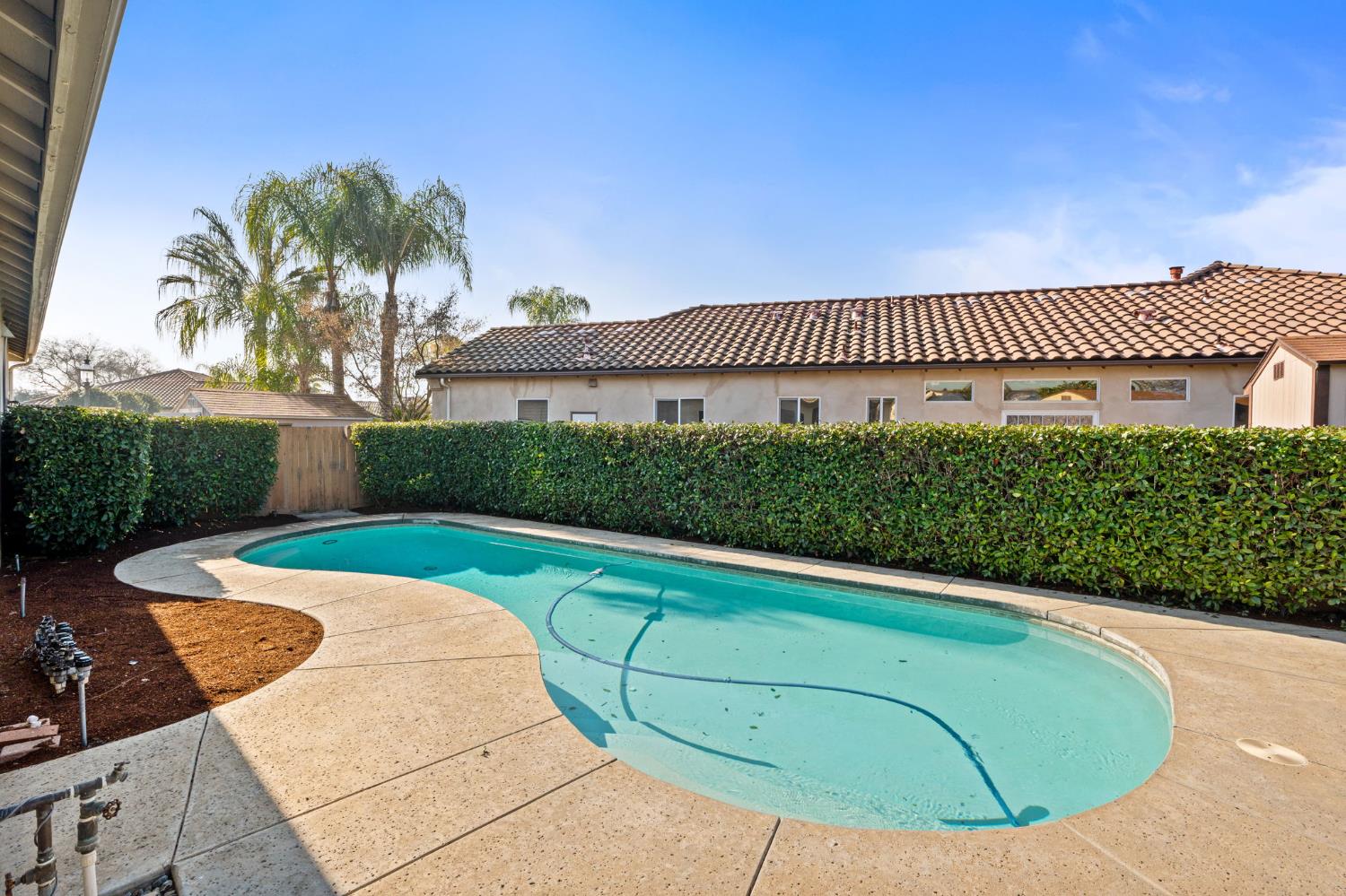 2735 Prescott Ave, Clovis, CA 93619