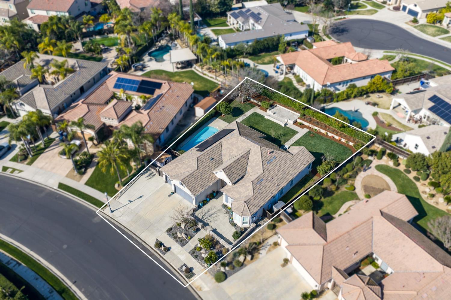 2735 Prescott Ave, Clovis, CA 93619