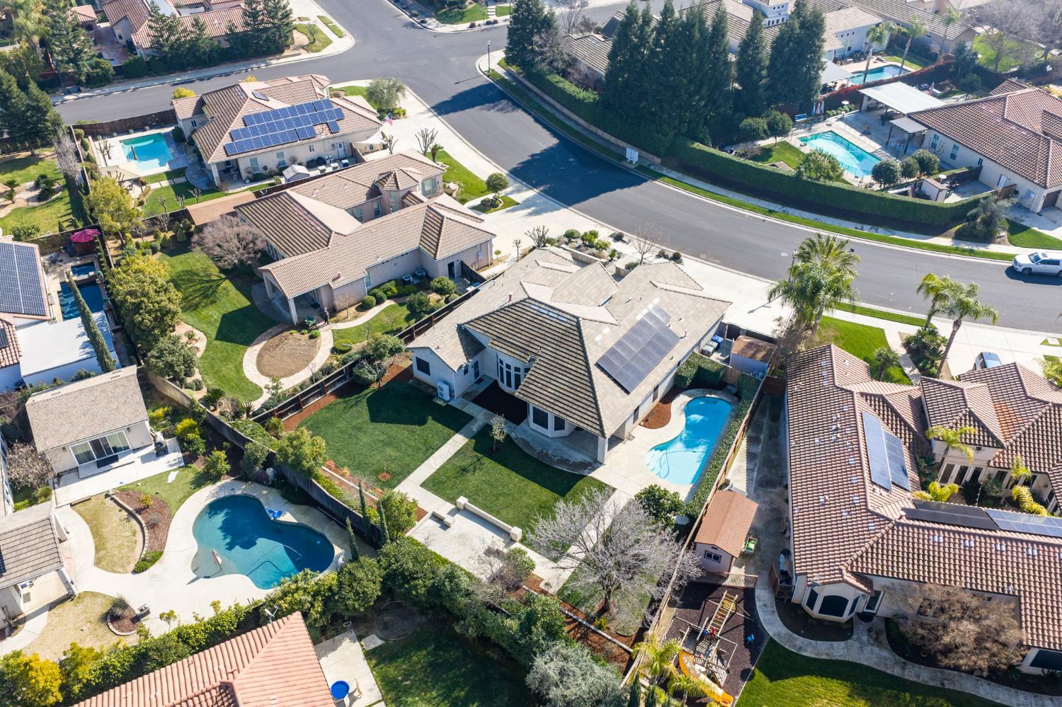 2735 Prescott Ave, Clovis, CA 93619