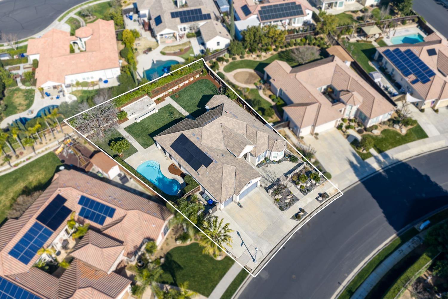 2735 Prescott Ave, Clovis, CA 93619